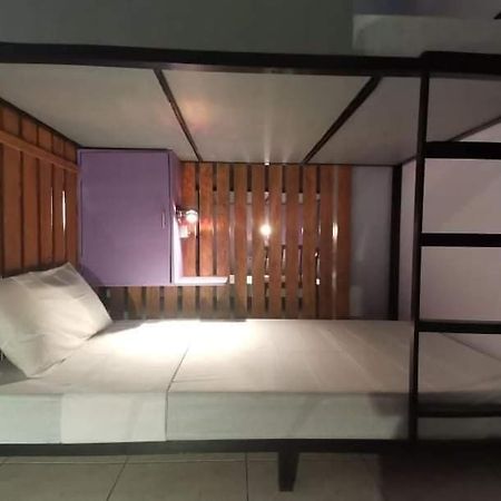 Lojed Sean Bed And Space Pasay Kültér fotó