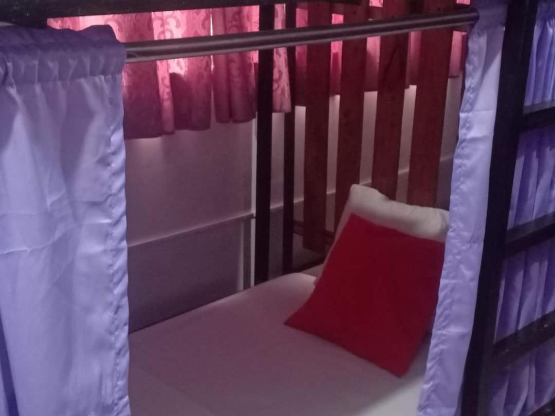 Lojed Sean Bed And Space Pasay Kültér fotó