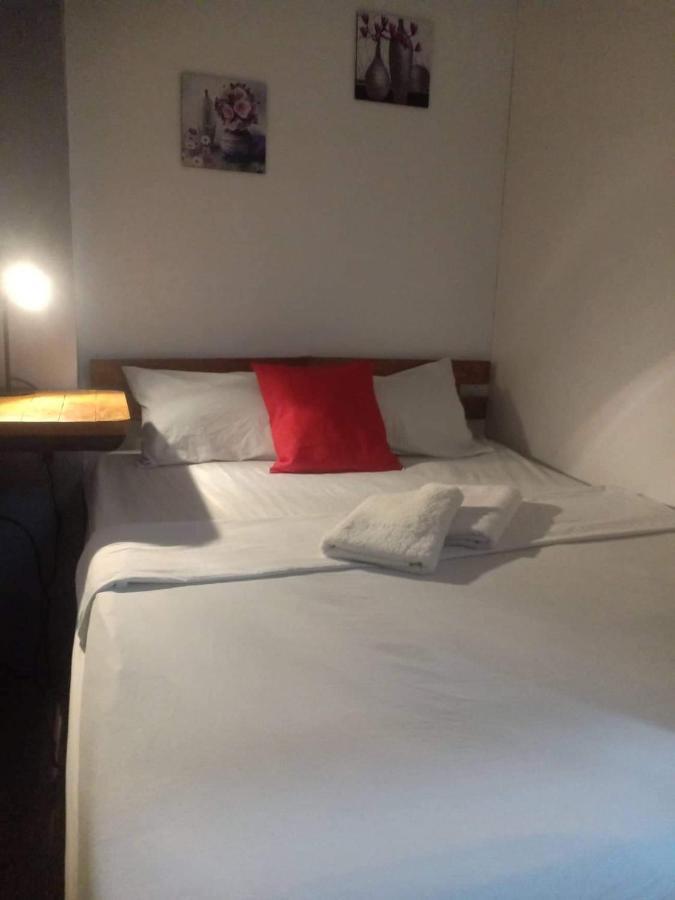 Lojed Sean Bed And Space Pasay Kültér fotó