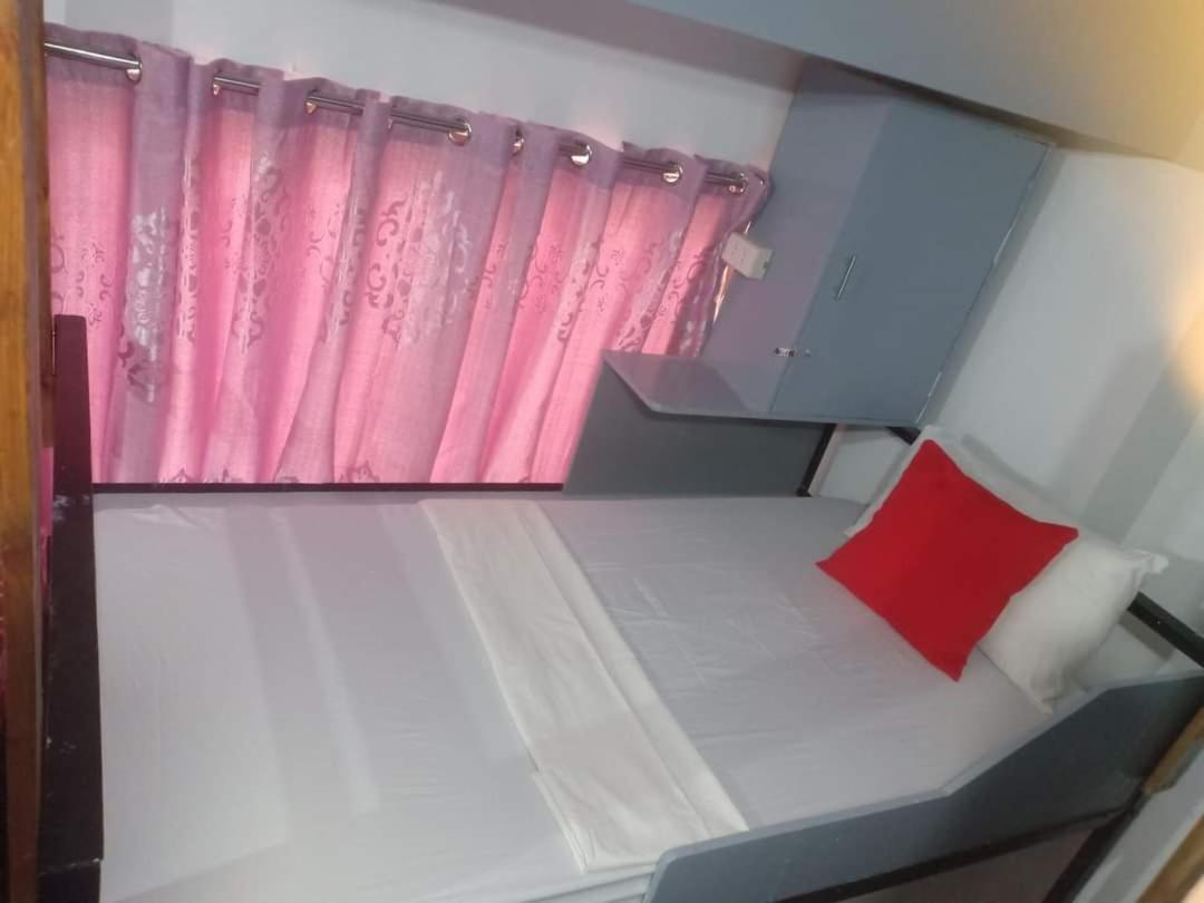 Lojed Sean Bed And Space Pasay Kültér fotó